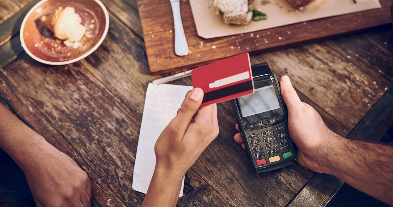 credit card payment at restaurant